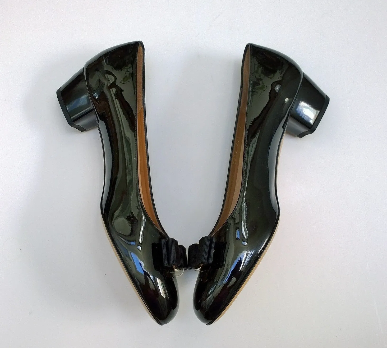 Ferragamo Vara Black Patent Block Heels Bow Shoes in C Width New in Box