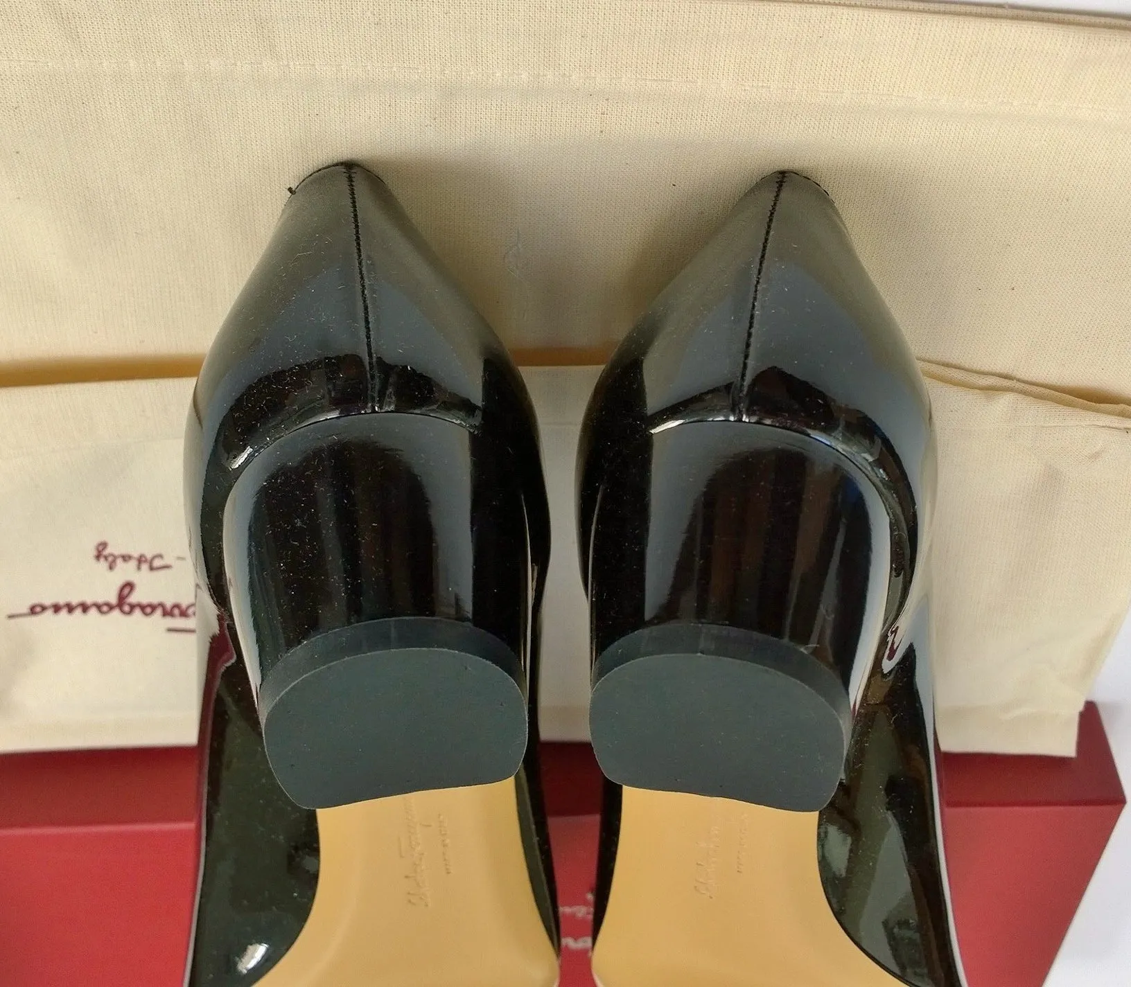 Ferragamo Vara Black Patent Block Heels Bow Shoes in C Width New in Box